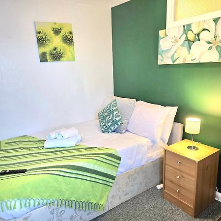 Gillings Villa -Perfect For Long&Short Stays Gillingham  Esterno foto