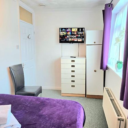 Gillings Villa -Perfect For Long&Short Stays Gillingham  Esterno foto