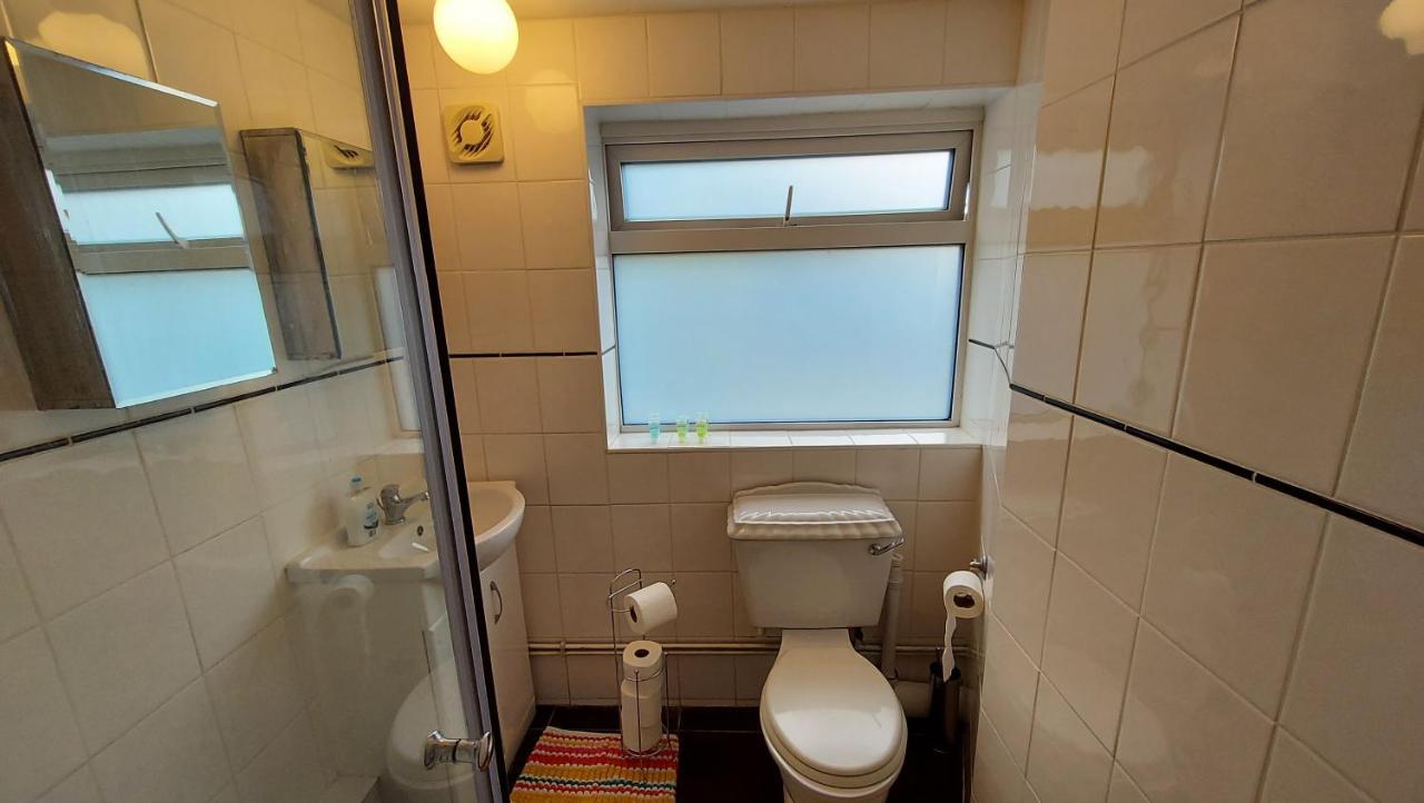 Gillings Villa -Perfect For Long&Short Stays Gillingham  Esterno foto