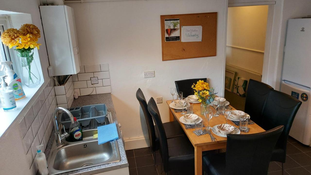 Gillings Villa -Perfect For Long&Short Stays Gillingham  Esterno foto