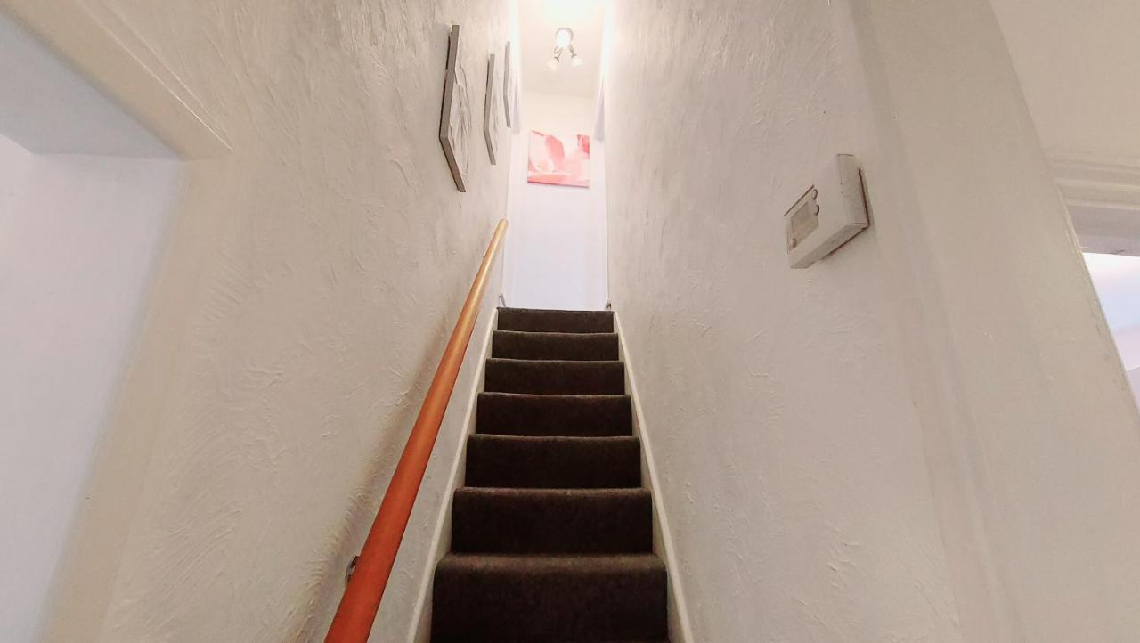 Gillings Villa -Perfect For Long&Short Stays Gillingham  Esterno foto