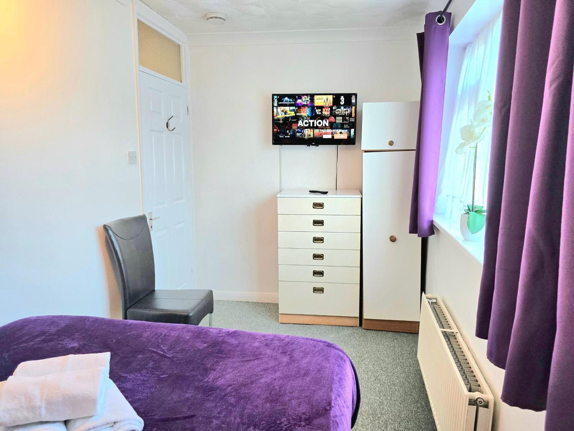 Gillings Villa -Perfect For Long&Short Stays Gillingham  Esterno foto